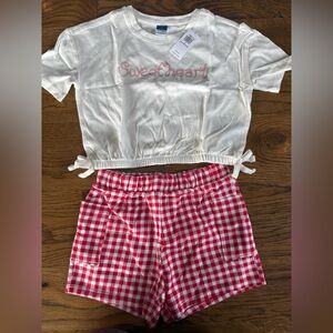 NWT. Old Navy. Sweetheart Cropped Tshirt and Red Plaid Shorts. Size 3T